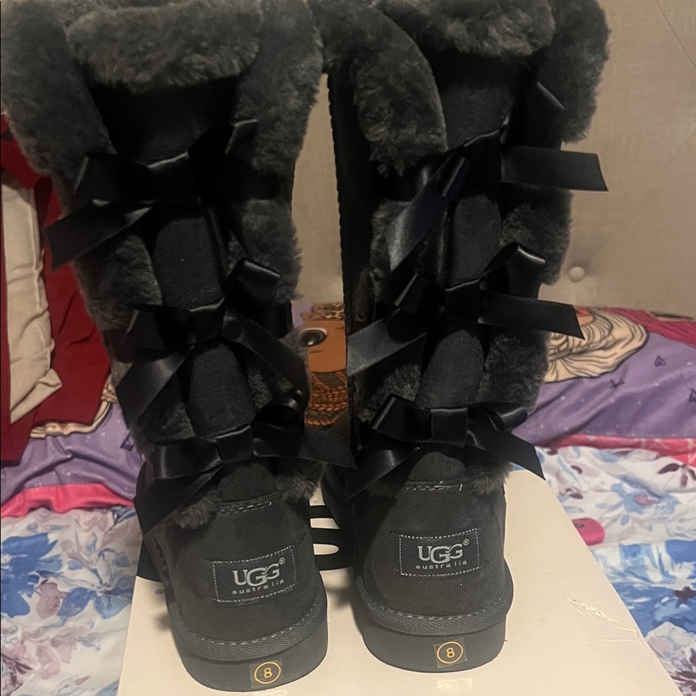 Black Fur-Lined Boots with Ribbon Detail - Picture 3 of 4
